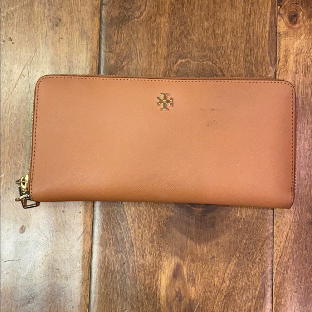TORY BURCH Robinson Zip Continental Wallet